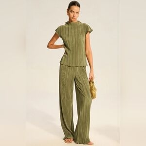 Commense Pleated Top and Wide-Leg Pants Set Medium